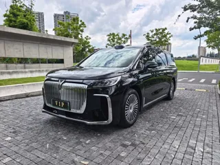 Voyah Dreamer 2025 купить из Китая, цена 6 654 000 ₽ — Suifenhe Auto