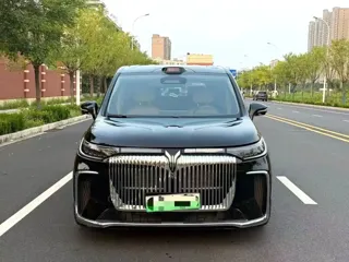Voyah Dreamer 2025 купить из Китая, цена 6 271 000 ₽ — Suifenhe Auto