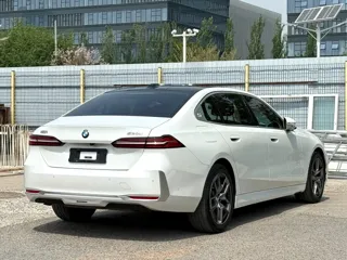 BMW 5 Series 2024 купить из Китая, цена 6 701 000 ₽ — Suifenhe Auto