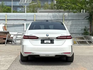 BMW 5 Series 2024 купить из Китая, цена 6 701 000 ₽ — Suifenhe Auto