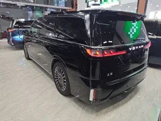 Voyah Dreamer 2025 купить из Китая, цена 8 901 000 ₽ — Suifenhe Auto