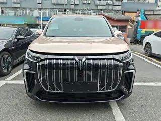 Voyah Dreamer 2025 купить из Китая, цена 6 023 000 ₽ — Suifenhe Auto