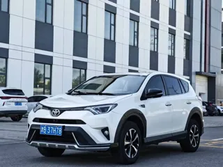 Toyota RAV4 2018 купить из Китая, цена 2 069 000 ₽ — Suifenhe Auto