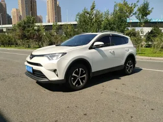 Toyota RAV4 2019 купить из Китая, цена 2 121 000 ₽ — Suifenhe Auto