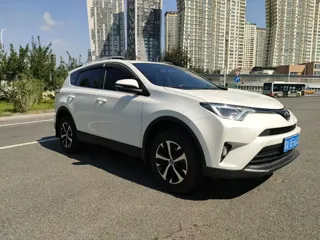 Toyota RAV4 2019 купить из Китая, цена 2 121 000 ₽ — Suifenhe Auto