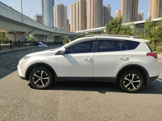 Toyota RAV4 2019 купить из Китая, цена 2 121 000 ₽ — Suifenhe Auto