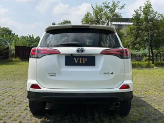 Toyota RAV4 2019 купить из Китая, цена 2 199 000 ₽ — Suifenhe Auto