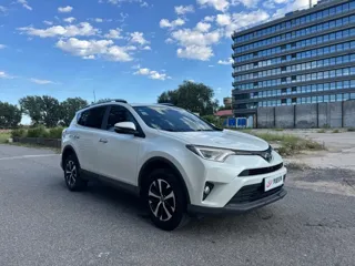 Toyota RAV4 2018 купить из Китая, цена 2 290 000 ₽ — Suifenhe Auto