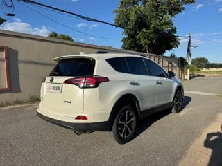 Toyota RAV4 2018 купить из Китая, цена 2 290 000 ₽ — Suifenhe Auto