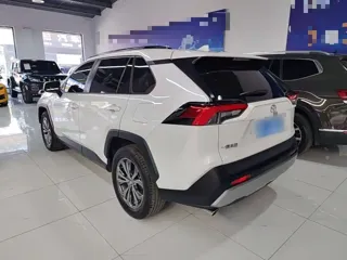 Toyota RAV4 2024 купить из Китая, цена 3 790 000 ₽ — Suifenhe Auto