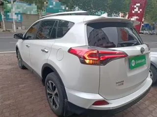 Toyota RAV4 2019 купить из Китая, цена 2 162 000 ₽ — Suifenhe Auto
