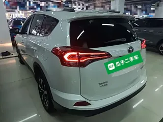Toyota RAV4 2018 купить из Китая, цена 2 072 000 ₽ — Suifenhe Auto