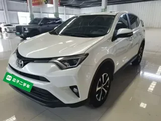 Toyota RAV4 2018 купить из Китая, цена 2 184 000 ₽ — Suifenhe Auto