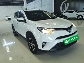 Toyota RAV4 2018 купить из Китая, цена 2 184 000 ₽ — Suifenhe Auto