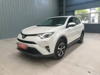 Toyota RAV4 2018 купить из Китая, цена 2 121 000 ₽ — Suifenhe Auto