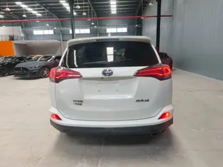 Toyota RAV4 2018 купить из Китая, цена 2 121 000 ₽ — Suifenhe Auto
