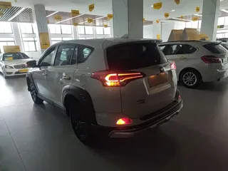 Toyota RAV4 2019 купить из Китая, цена 2 340 000 ₽ — Suifenhe Auto