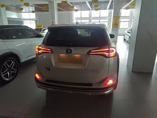 Toyota RAV4 2019 купить из Китая, цена 2 340 000 ₽ — Suifenhe Auto