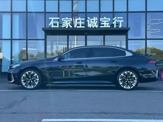 BMW 5 Series 2025 купить из Китая, цена 6 911 000 ₽ — Suifenhe Auto