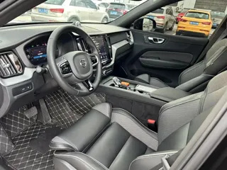 Volvo XC60 2024 купить из Китая, цена 5 539 000 ₽ — Suifenhe Auto
