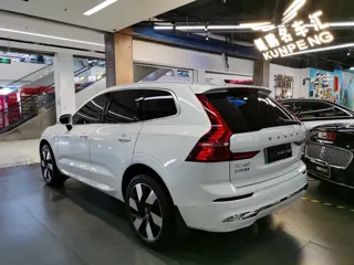 Volvo XC60 2024 купить из Китая, цена 6 133 000 ₽ — Suifenhe Auto
