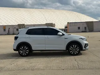 Volkswagen Tacqua 2023 купить из Китая, цена 1 858 000 ₽ — Suifenhe Auto