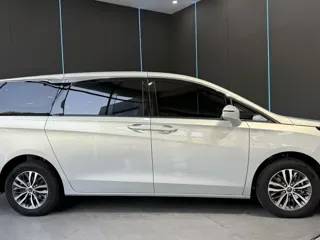 Buick GL8 2025 купить из Китая, цена 5 173 000 ₽ — Suifenhe Auto