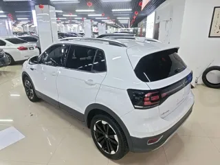 Volkswagen Tacqua 2023 купить из Китая, цена 1 313 000 ₽ — Suifenhe Auto