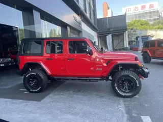 Jeep Wrangler 2025 купить из Китая, цена 8 795 000 ₽ — Suifenhe Auto