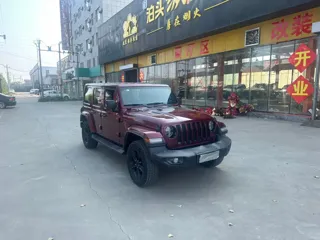Jeep Wrangler 2024 купить из Китая, цена 5 676 000 ₽ — Suifenhe Auto