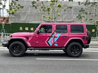 Jeep Wrangler 2024 купить из Китая, цена 5 690 000 ₽ — Suifenhe Auto