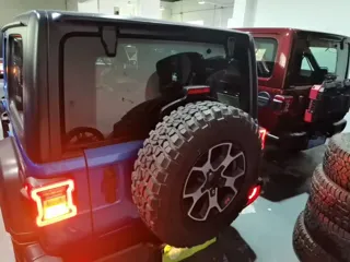 Jeep Wrangler 2024 купить из Китая, цена 6 327 000 ₽ — Suifenhe Auto