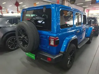 Jeep Wrangler 2024 купить из Китая, цена 7 659 000 ₽ — Suifenhe Auto