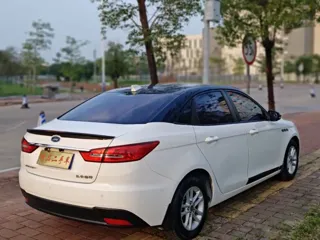 Ford Escort 2019 купить из Китая, цена 1 003 000 ₽ — Suifenhe Auto