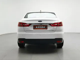 Ford Escort 2019 купить из Китая, цена 1 084 000 ₽ — Suifenhe Auto