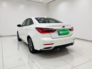 Ford Escort 2022 купить из Китая, цена 1 095 000 ₽ — Suifenhe Auto