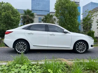 Ford Escort 2019 купить из Китая, цена 986 000 ₽ — Suifenhe Auto