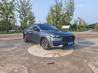 Ford Escort 2022 купить из Китая, цена 1 043 000 ₽ — Suifenhe Auto