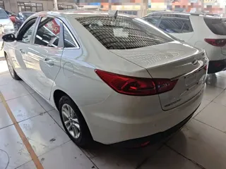 Ford Escort 2019 купить из Китая, цена 1 125 000 ₽ — Suifenhe Auto