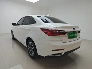 Ford Escort 2022 купить из Китая, цена 1 125 000 ₽ — Suifenhe Auto
