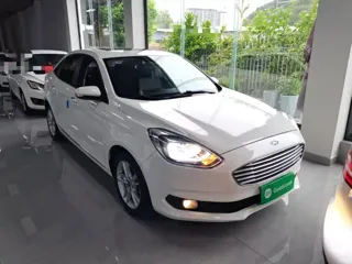 Ford Escort 2019 купить из Китая, цена 1 215 000 ₽ — Suifenhe Auto