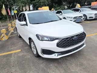 Ford Escort 2022 купить из Китая, цена 1 083 000 ₽ — Suifenhe Auto