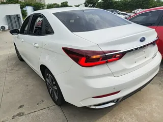 Ford Escort 2021 купить из Китая, цена 1 282 000 ₽ — Suifenhe Auto