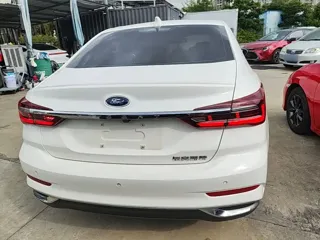 Ford Escort 2021 купить из Китая, цена 1 282 000 ₽ — Suifenhe Auto