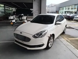 Ford Escort 2019 купить из Китая, цена 1 155 000 ₽ — Suifenhe Auto