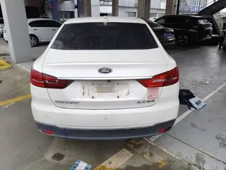 Ford Escort 2019 купить из Китая, цена 1 155 000 ₽ — Suifenhe Auto