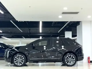 Cadillac XT5 2025 купить из Китая, цена 5 596 000 ₽ — Suifenhe Auto