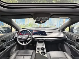 Cadillac XT5 2025 купить из Китая, цена 4 576 000 ₽ — Suifenhe Auto