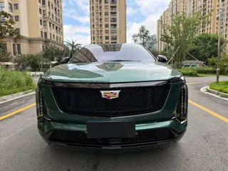 Cadillac XT5 2025 купить из Китая, цена 5 554 000 ₽ — Suifenhe Auto