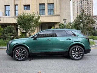 Cadillac XT5 2025 купить из Китая, цена 5 554 000 ₽ — Suifenhe Auto